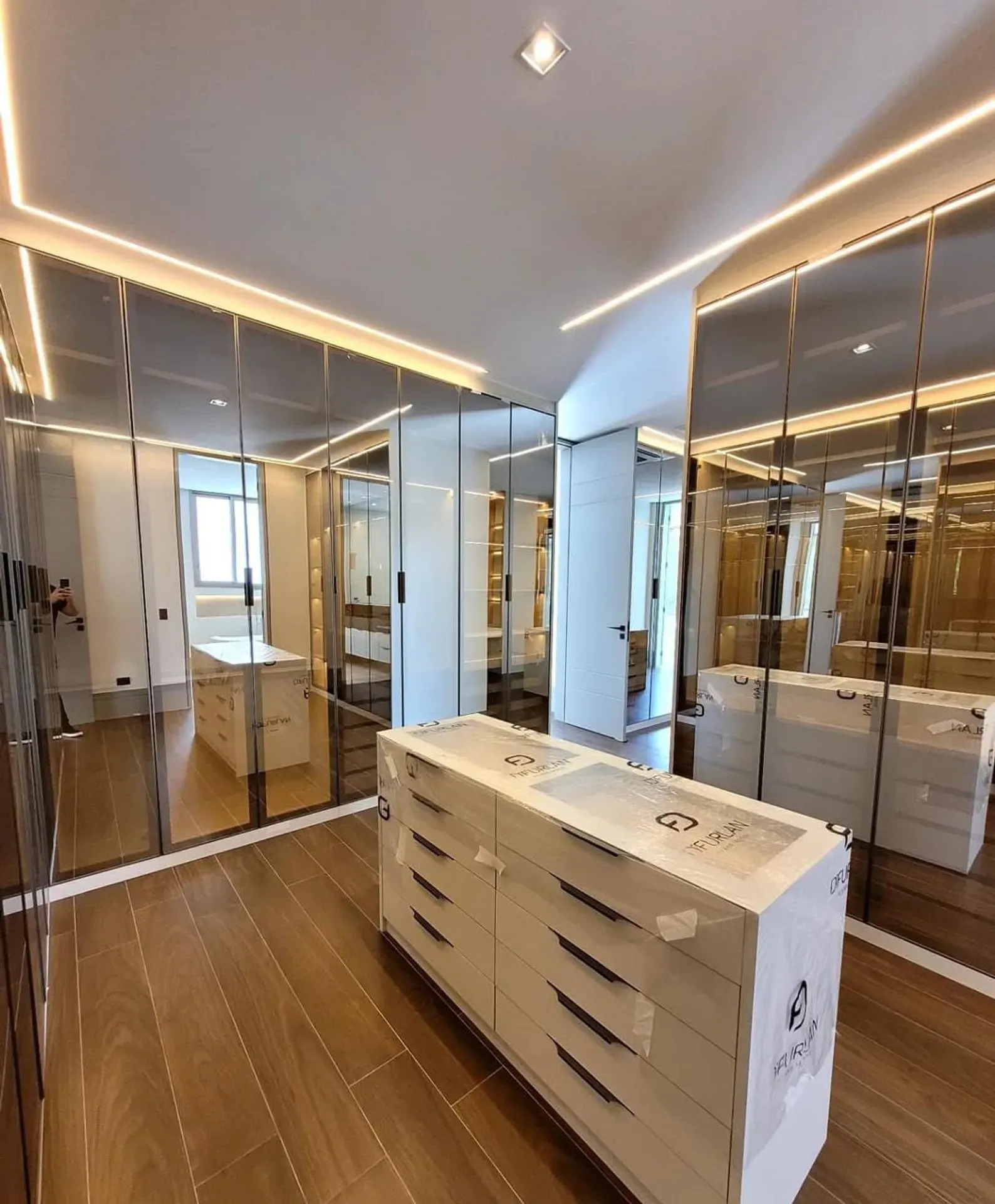 Foto 16 de Mansão Exclusiva à venda em Alphaville/Tamboré |  6 Suítes | 1810m² de Área Útil | 1200m² de Terreno | Alpha DL