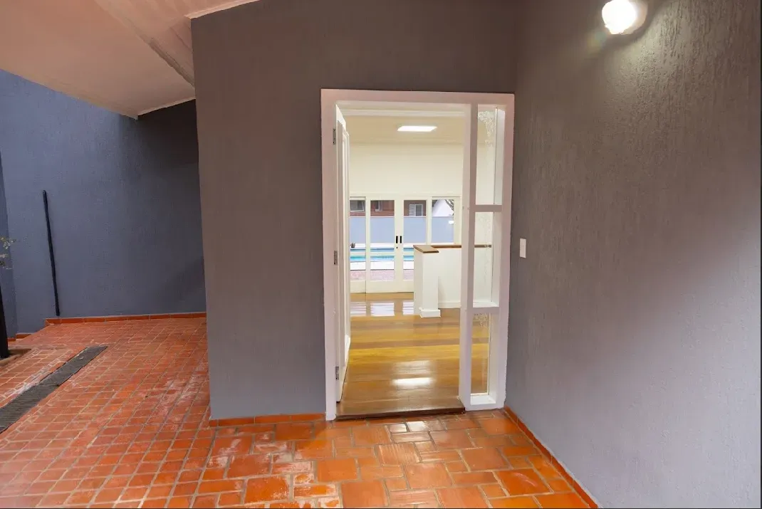 Foto 15 de Casa de Esquina para Locação | Área Não Edificante | Alphaville | Reformada | Piscina | Alpha DL