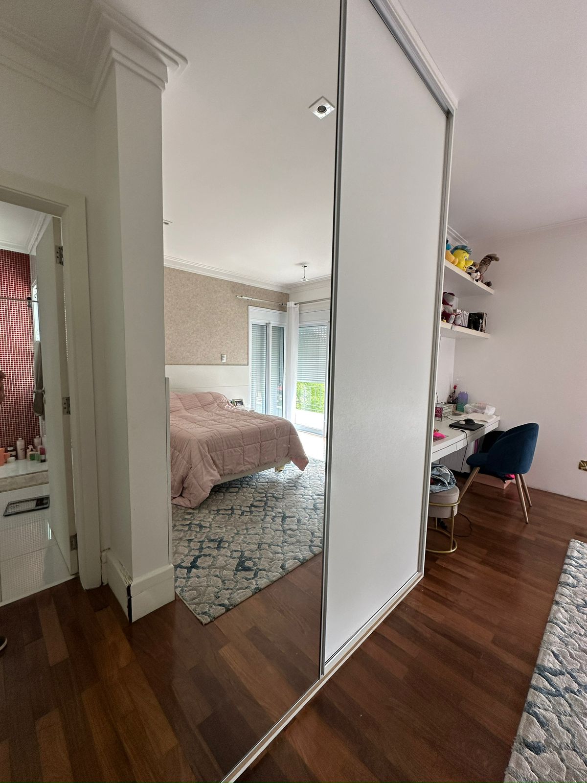 Foto 54 de Casa Alto Padrão à Venda em Aldeia da Serra | 1027m² | 4 Suítes | Área de Lazer Completa | Alpha DL