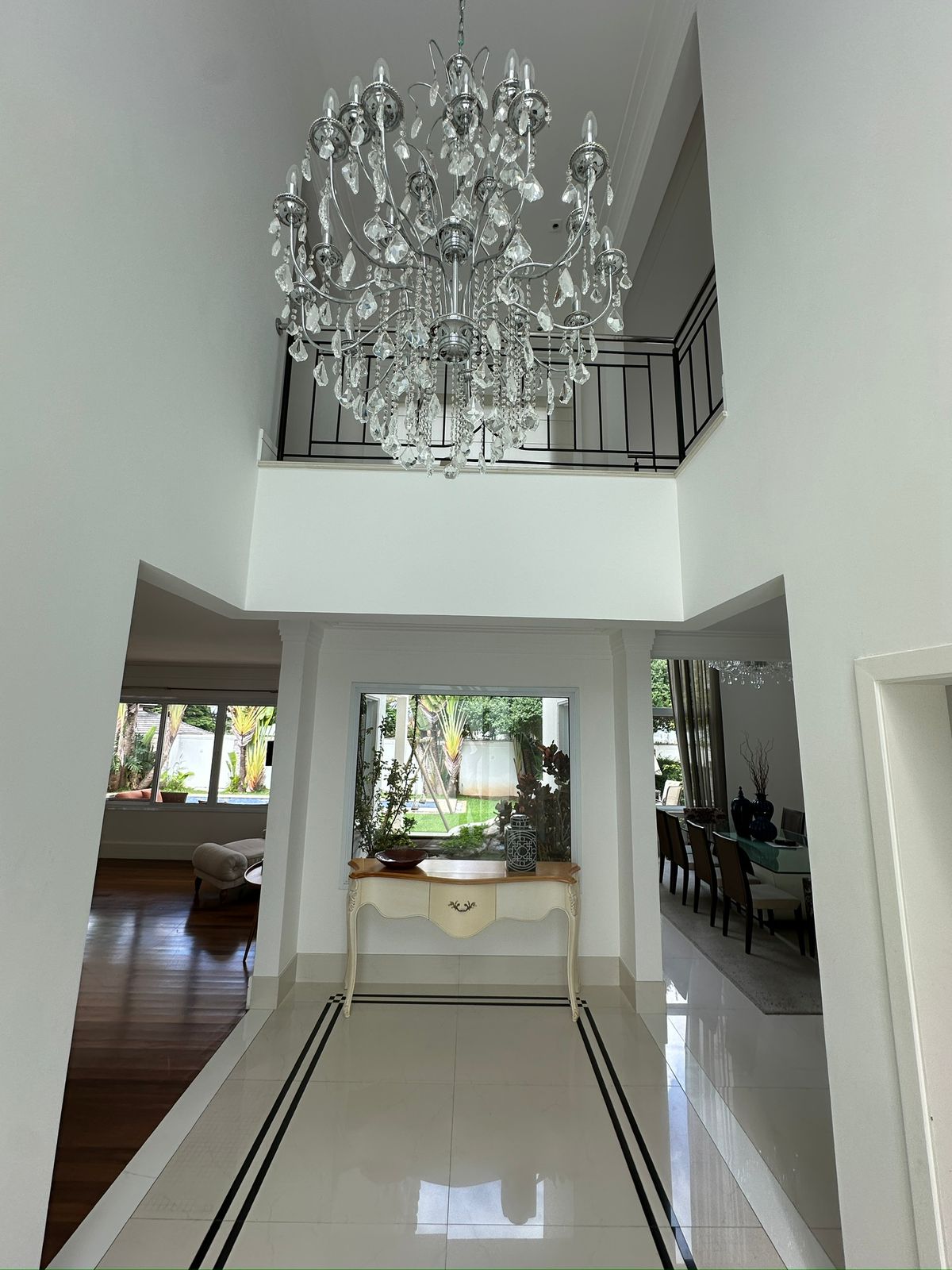Foto 14 de Casa Alto Padrão à Venda em Aldeia da Serra | 1027m² | 4 Suítes | Área de Lazer Completa | Alpha DL