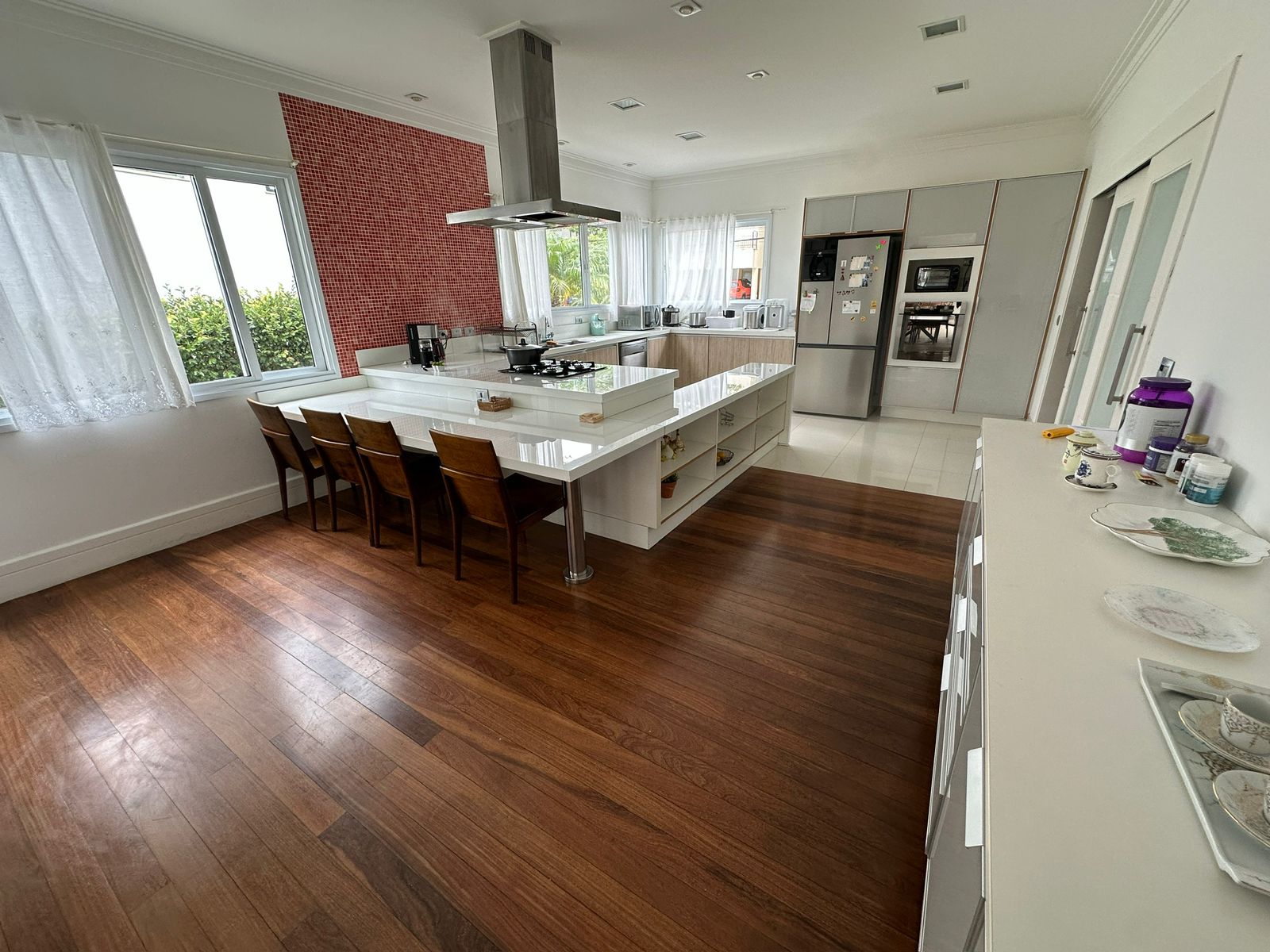 Foto 31 de Casa Alto Padrão à Venda em Aldeia da Serra | 1027m² | 4 Suítes | Área de Lazer Completa | Alpha DL