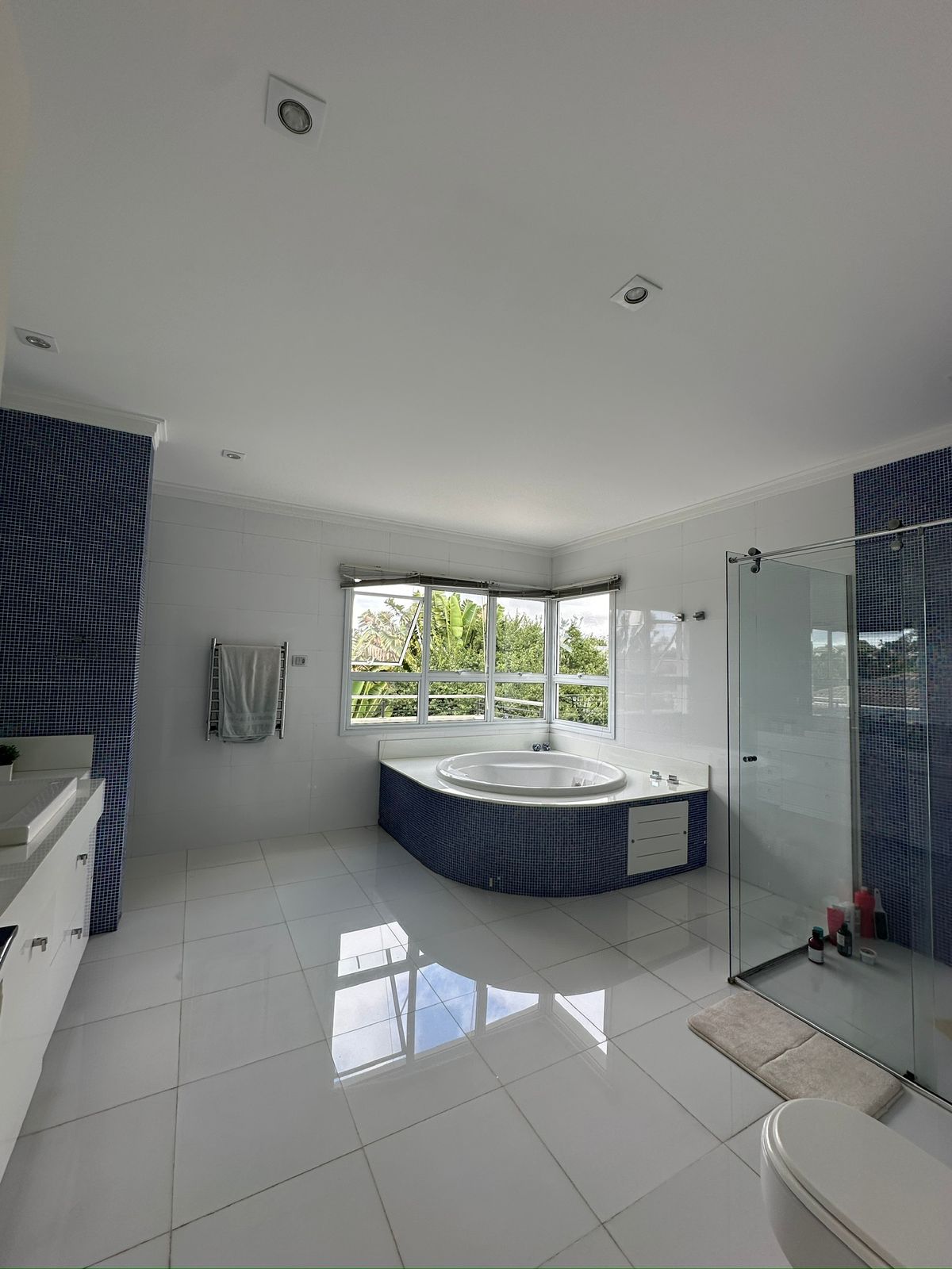 Foto 51 de Casa Alto Padrão à Venda em Aldeia da Serra | 1027m² | 4 Suítes | Área de Lazer Completa | Alpha DL