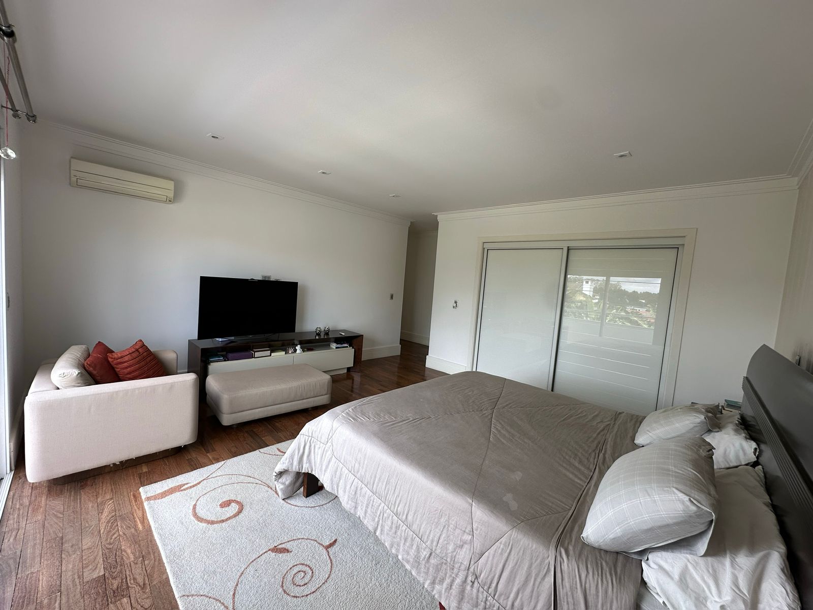 Foto 43 de Casa Alto Padrão à Venda em Aldeia da Serra | 1027m² | 4 Suítes | Área de Lazer Completa | Alpha DL