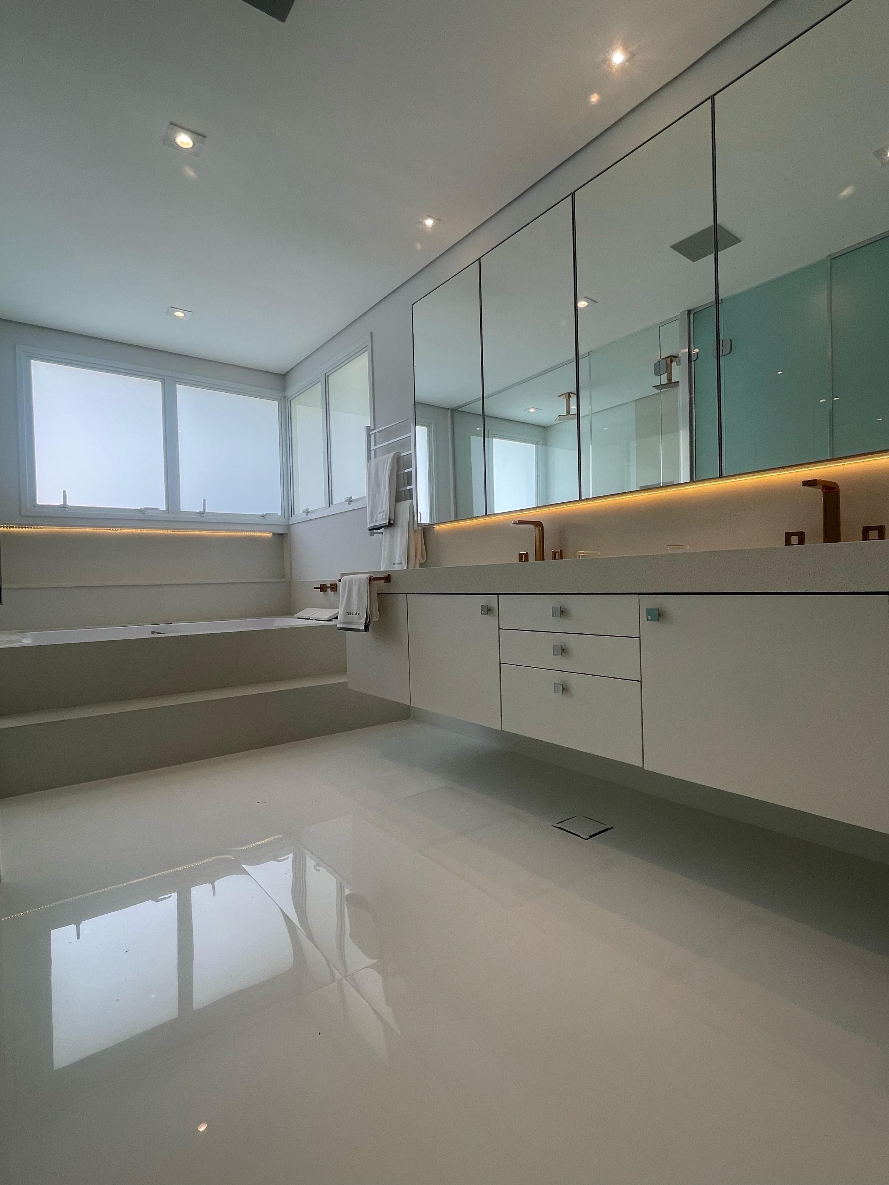 Foto 13 de Mansão Exclusiva à Venda em Alphaville |  5 Suítes | 12800m² de Terreno | 1200m² de ÁREA útil | Alpha DL