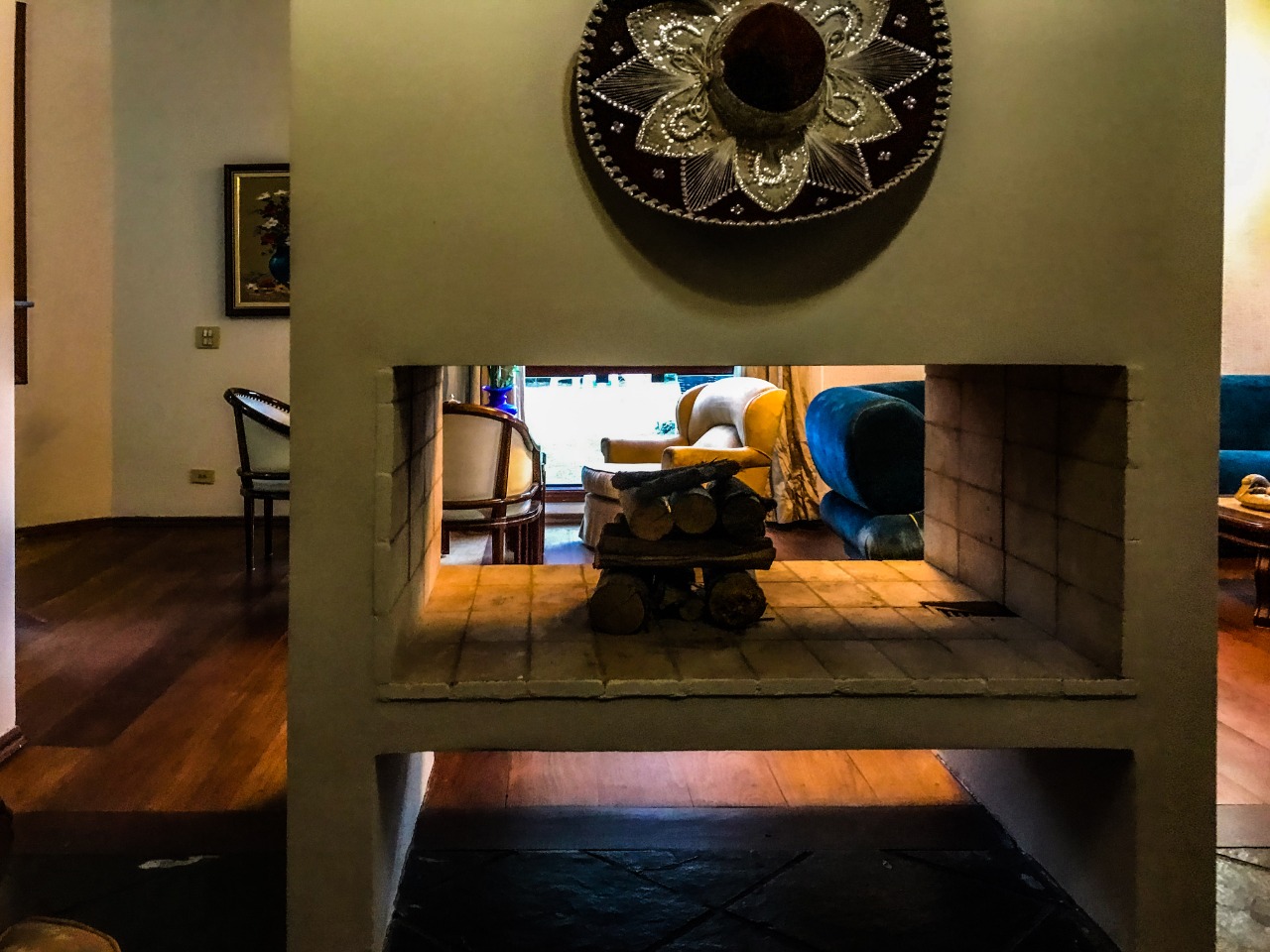Foto 14 de Casa à venda em Aldeia da Serra | 900m² de Terreno | Edícula | 4 súites sendo 1 Americana | Área para Festas | Alpha DL