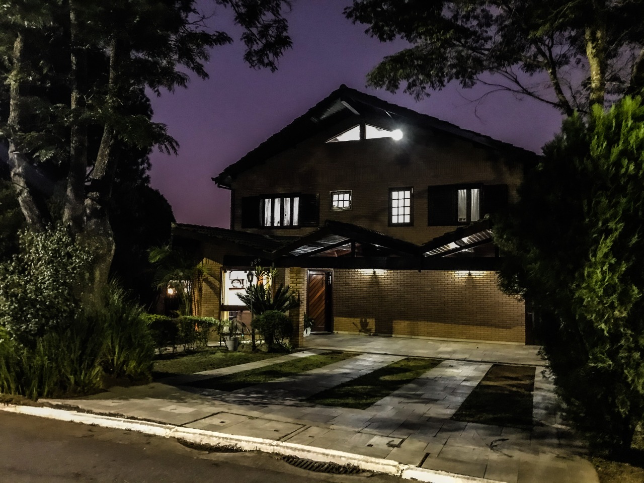 Foto 16 de Casa à venda em Aldeia da Serra | 900m² de Terreno | Edícula | 4 súites sendo 1 Americana | Área para Festas | Alpha DL