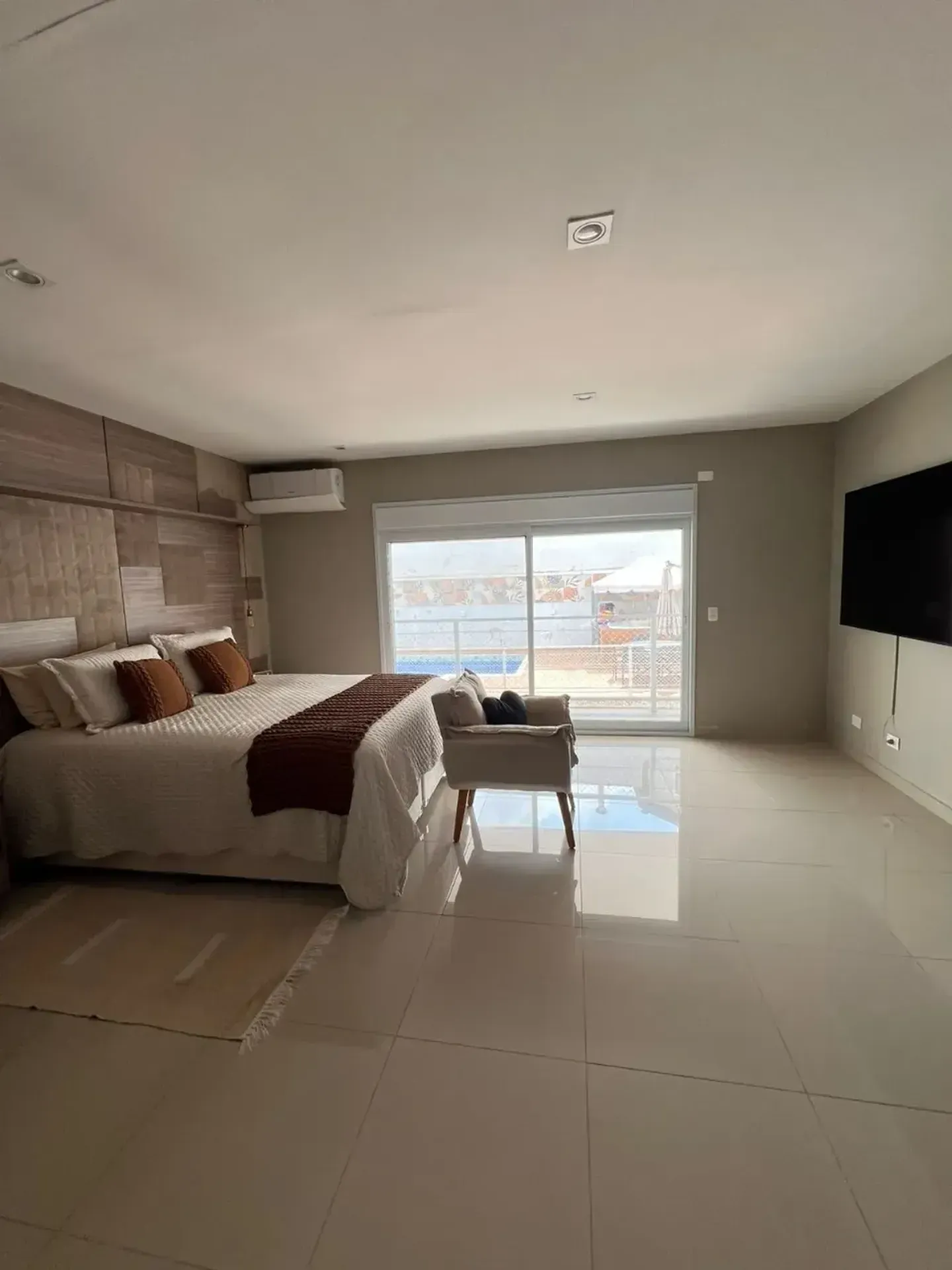 Foto 15 de Casa à Venda no Residencial 12 em Alphaville | Casa integrada | 510m² de Terreno | 4 Suítes | Alpha DL