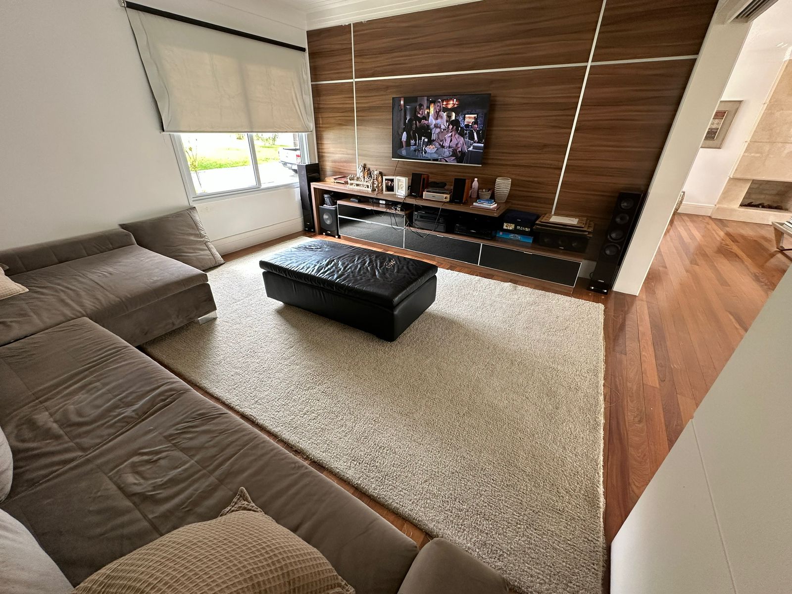 Foto 19 de Casa Alto Padrão à Venda em Aldeia da Serra | 1027m² | 4 Suítes | Área de Lazer Completa | Alpha DL