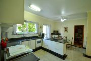 Foto 9 de Casa à venda em Alphaville com 2 Lotes | 850m² de Terreno | 4 suítes | Pomar | Área Gourmet | Alpha DL