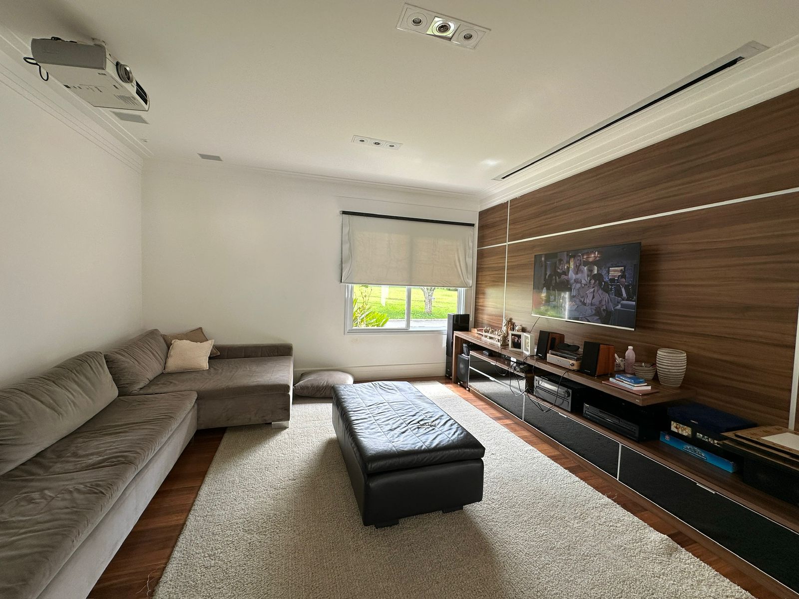 Foto 20 de Casa Alto Padrão à Venda em Aldeia da Serra | 1027m² | 4 Suítes | Área de Lazer Completa | Alpha DL