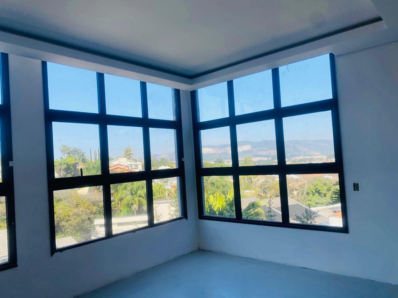 Foto 10 de Casa Nova à Venda em Alphaville | Recém Reformada | Vista para as Montanhas | 4 Suítes | Alpha DL