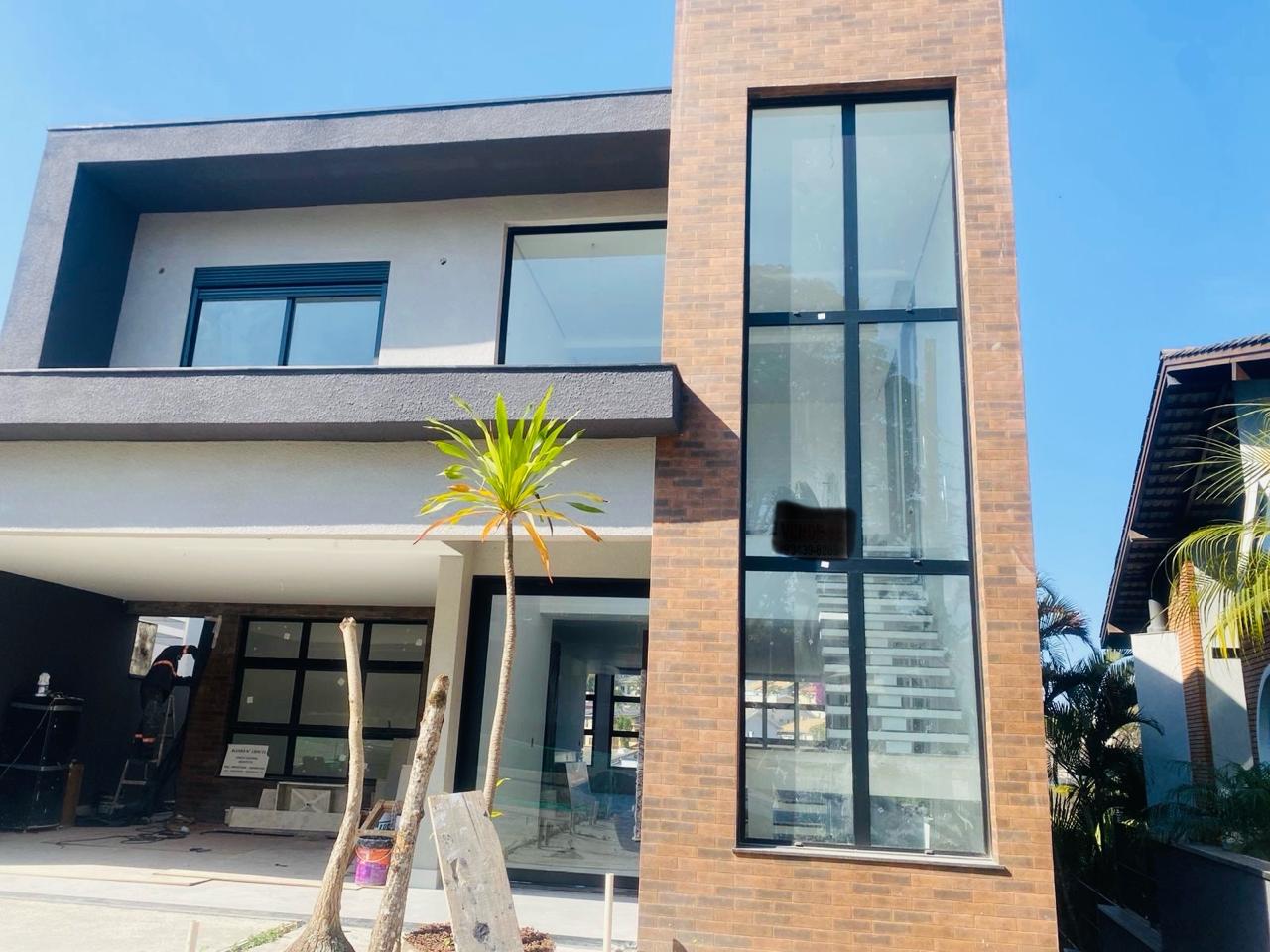 Foto 16 de Casa Nova à Venda em Alphaville | Recém Reformada | Vista para as Montanhas | 4 Suítes | Alpha DL