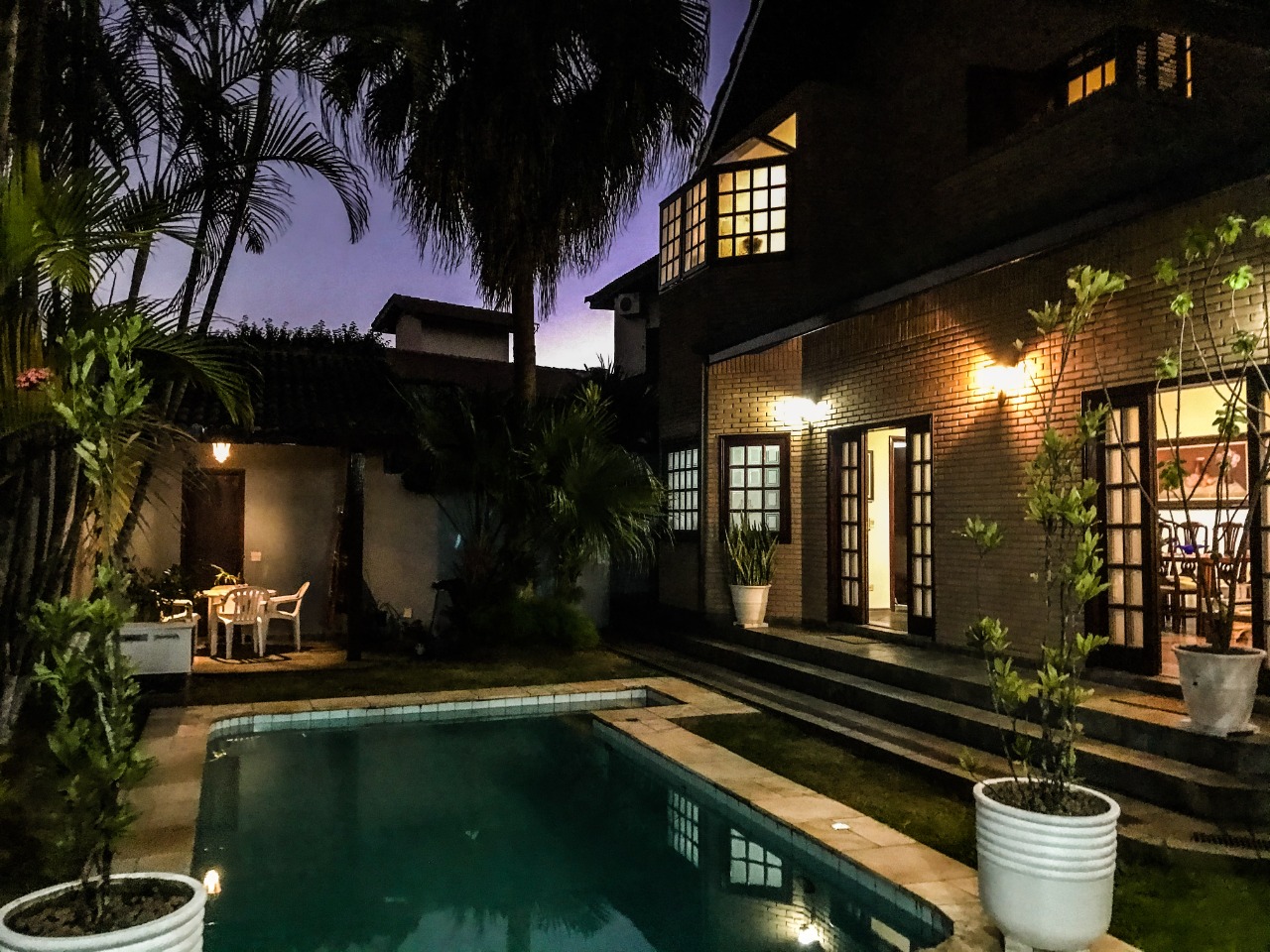 Foto 15 de Casa à venda em Aldeia da Serra | 900m² de Terreno | Edícula | 4 súites sendo 1 Americana | Área para Festas | Alpha DL