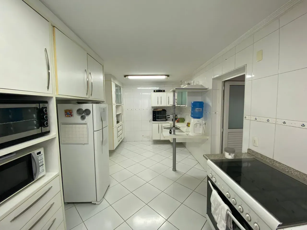 Foto 10 de Casa à Venda em Alphaville  Residencial 1 | 707m² de Terreno | Ambientes integrados | Alpha DL