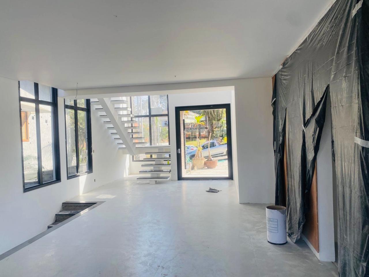 Foto 11 de Casa Nova à Venda em Alphaville | Recém Reformada | Vista para as Montanhas | 4 Suítes | Alpha DL